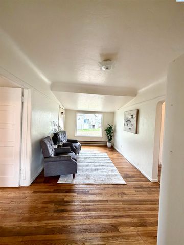 3323 Gum St, Kennewick, WA 99337