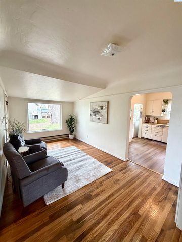 3323 Gum St, Kennewick, WA 99337