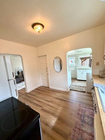 3323 Gum St, Kennewick, WA 99337