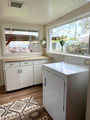 3323 Gum St, Kennewick, WA 99337