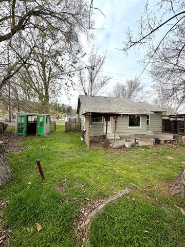 3323 Gum St, Kennewick, WA 99337