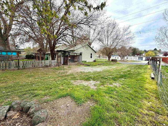 3323 Gum St, Kennewick, WA 99337