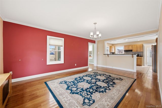 264 S Bayview Avenue, Amityville, NY 11701