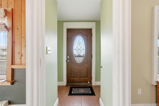 264 S Bayview Avenue, Amityville, NY 11701