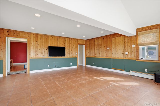 264 S Bayview Avenue, Amityville, NY 11701