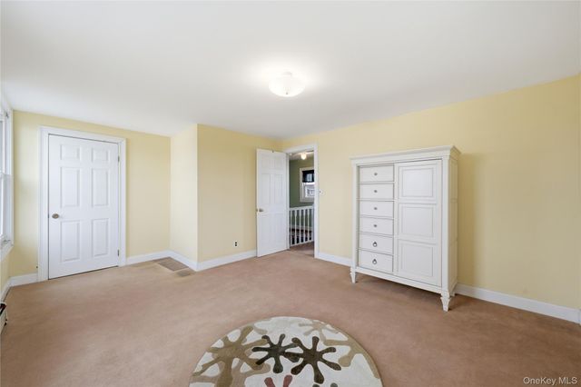 264 S Bayview Avenue, Amityville, NY 11701