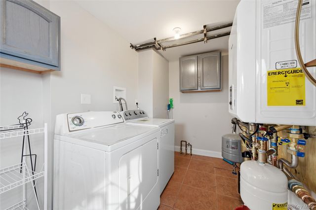 264 S Bayview Avenue, Amityville, NY 11701