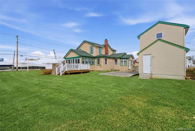 264 S Bayview Avenue, Amityville, NY 11701