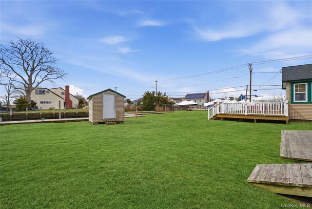 264 S Bayview Avenue, Amityville, NY 11701