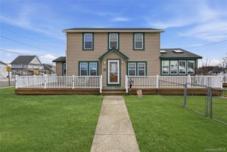 264 S Bayview Avenue, Amityville, NY 11701