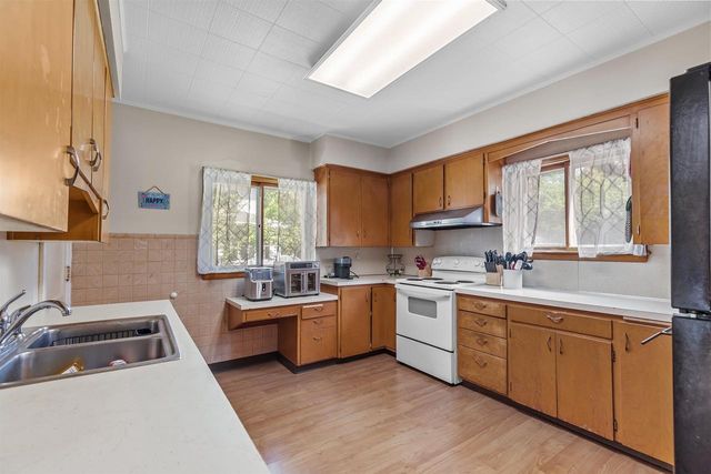 1020 ELMWOOD AVENUE, Oshkosh, WI 54901