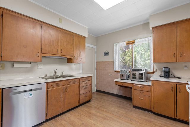 1020 ELMWOOD AVENUE, Oshkosh, WI 54901