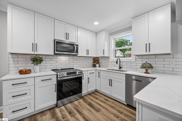 22 Gurley Avenue, Greenville, SC 29605