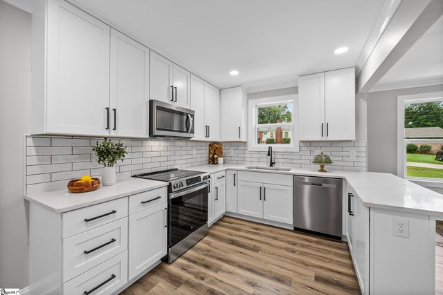 22 Gurley Avenue, Greenville, SC 29605