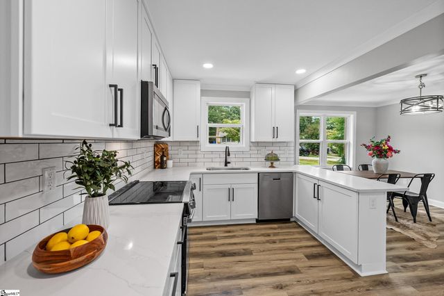 22 Gurley Avenue, Greenville, SC 29605