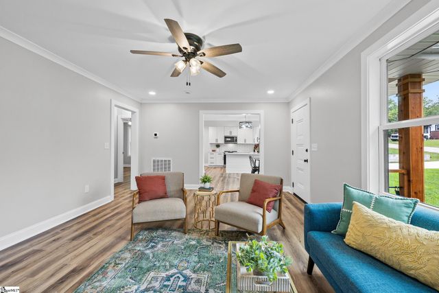 22 Gurley Avenue, Greenville, SC 29605