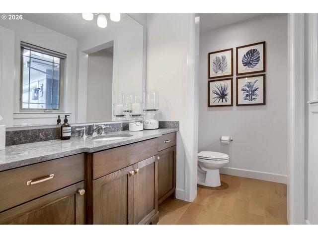 928 CEDAR St, Lake Oswego, OR 97034
