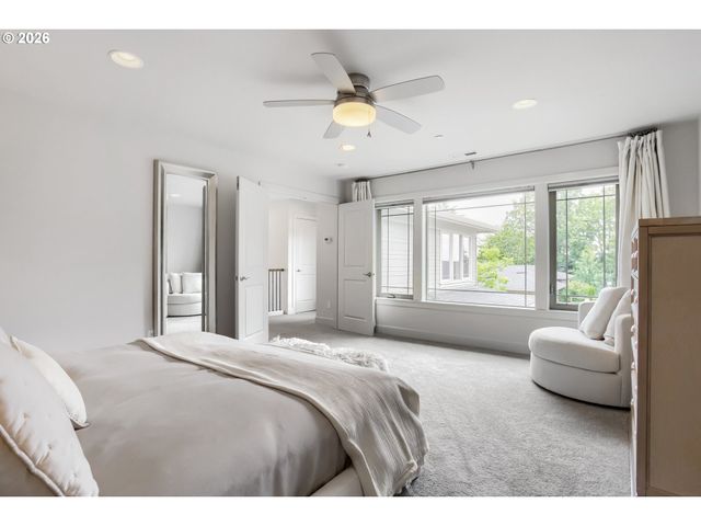 928 CEDAR St, Lake Oswego, OR 97034