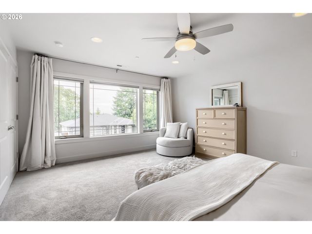 928 CEDAR St, Lake Oswego, OR 97034
