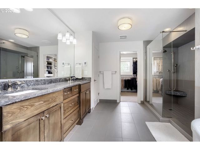 928 CEDAR St, Lake Oswego, OR 97034