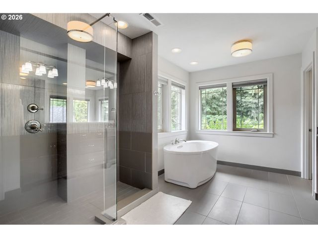 928 CEDAR St, Lake Oswego, OR 97034