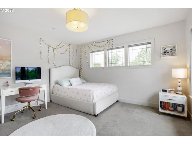 928 CEDAR St, Lake Oswego, OR 97034
