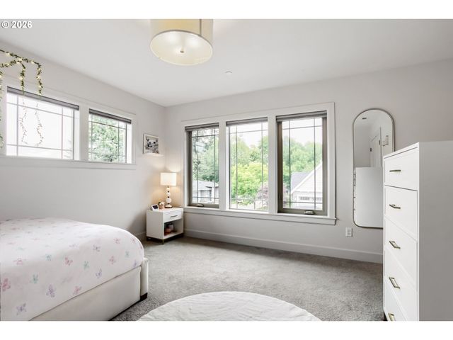 928 CEDAR St, Lake Oswego, OR 97034
