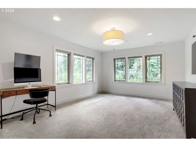 928 CEDAR St, Lake Oswego, OR 97034
