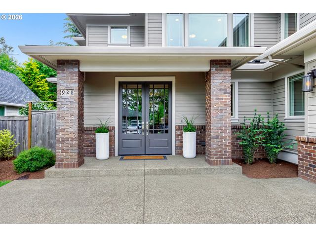 928 CEDAR St, Lake Oswego, OR 97034