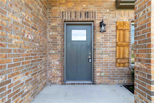 1741 Charismatic Drive, Prairie Grove, AR 72753