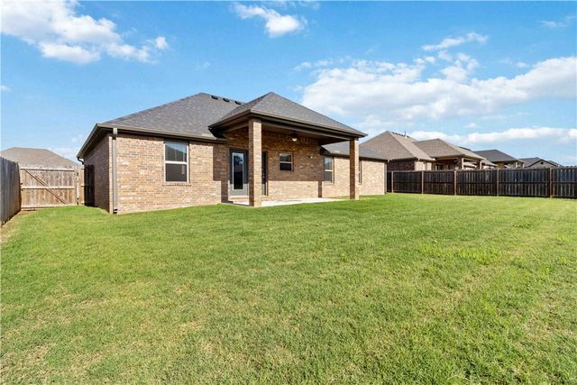 1741 Charismatic Drive, Prairie Grove, AR 72753