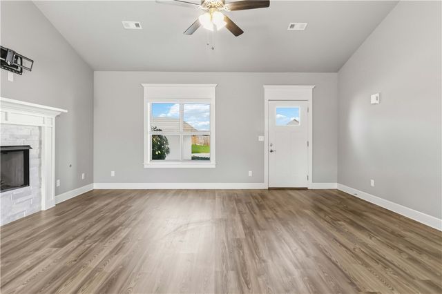 1741 Charismatic Drive, Prairie Grove, AR 72753