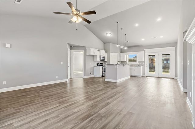 1741 Charismatic Drive, Prairie Grove, AR 72753