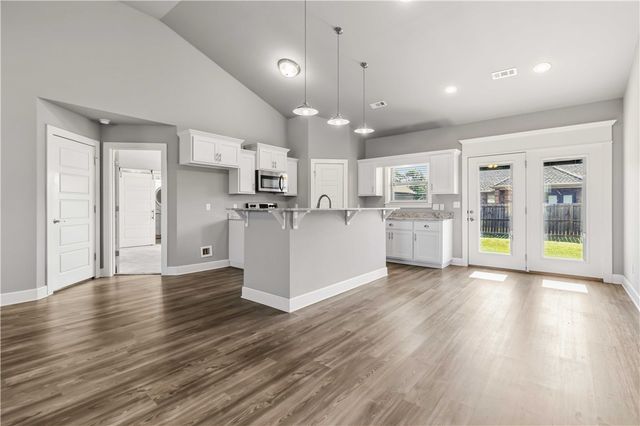 1741 Charismatic Drive, Prairie Grove, AR 72753