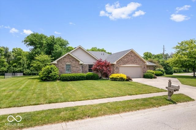 1029 N Village Greene Drive, Greenfield, IN 46140