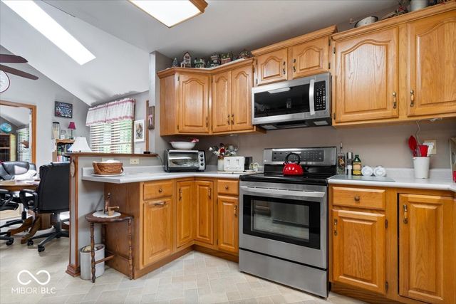 1029 N Village Greene Drive, Greenfield, IN 46140