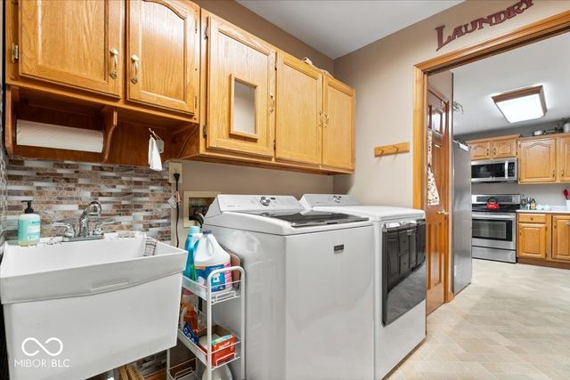 1029 N Village Greene Drive, Greenfield, IN 46140