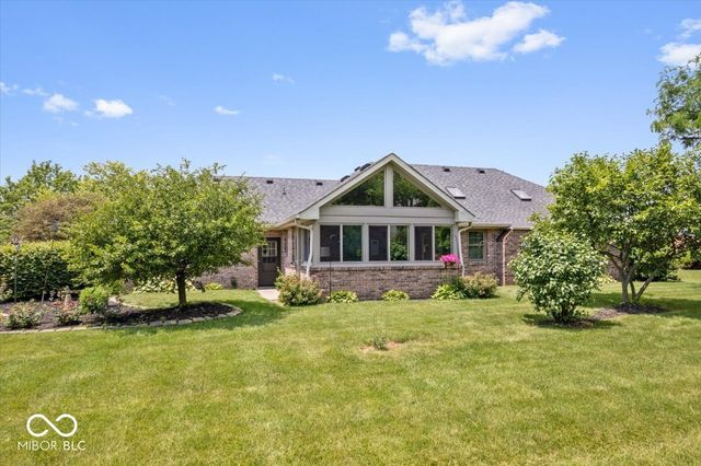 1029 N Village Greene Drive, Greenfield, IN 46140