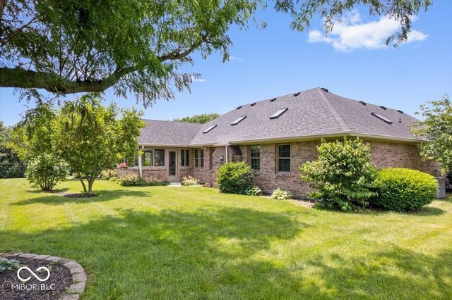 1029 N Village Greene Drive, Greenfield, IN 46140