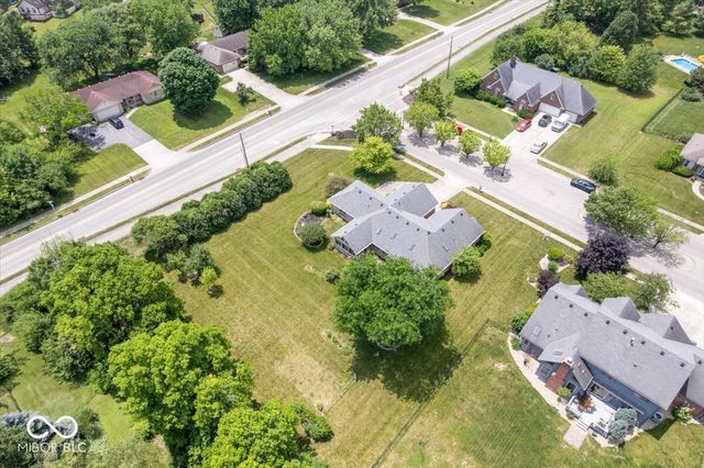 1029 N Village Greene Drive, Greenfield, IN 46140