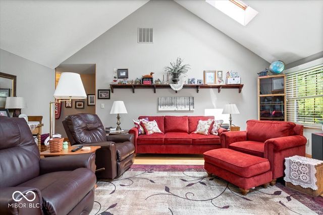 1029 N Village Greene Drive, Greenfield, IN 46140