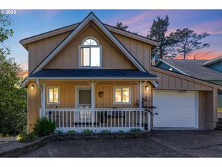 283 S DOLPHIN St, Rockaway Beach, OR 97136