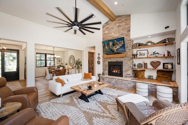 192 Vireo Way, Avery, CA 95224