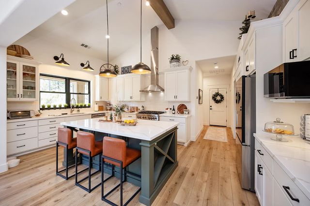 192 Vireo Way, Avery, CA 95224