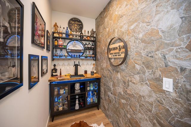 192 Vireo Way, Avery, CA 95224