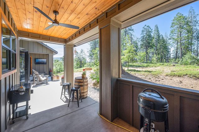 192 Vireo Way, Avery, CA 95224