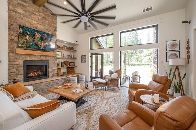 192 Vireo Way, Avery, CA 95224