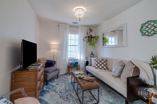 524 Nicoll Street, Savannah, GA 31401