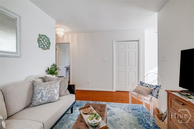 524 Nicoll Street, Savannah, GA 31401