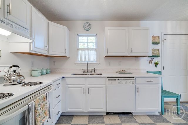 524 Nicoll Street, Savannah, GA 31401